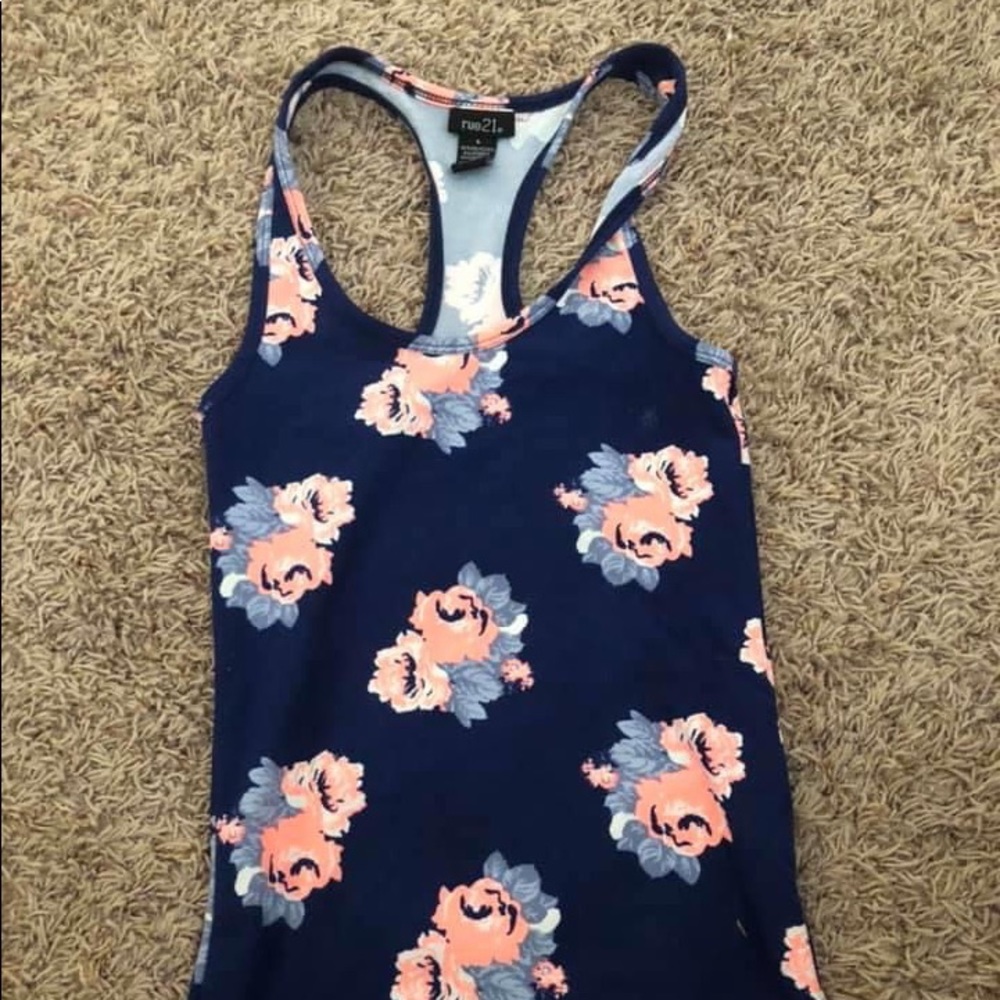 Razor back tank